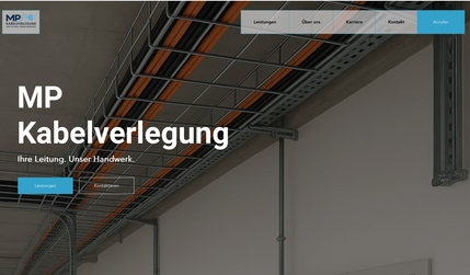MP Kabelverlegung: Für MP Kabelverlegung haben wir eine klare und moderne Website entwickelt, die das Unternehmen als professionellen Partner im Bereich Elektro- und Kabelverlegung positioniert. Ziel war es, die Fachkompetenz und Zuverlässigkeit des Unternehmens sichtbar zu machen und potenziellen Kunden eine einfache Möglichkeit zur Kontaktaufnahme zu bieten.
Das Design ist technisch präzise, übersichtlich und gleichzeitig modern gehalten, sodass die Leistungen strukturiert und verständlich dargestellt werden. Dank responsivem Aufbau ist die Seite auf allen Endgeräten optimal nutzbar und unterstützt das Unternehmen dabei, seine Expertise im Netz effektiv zu präsentieren.