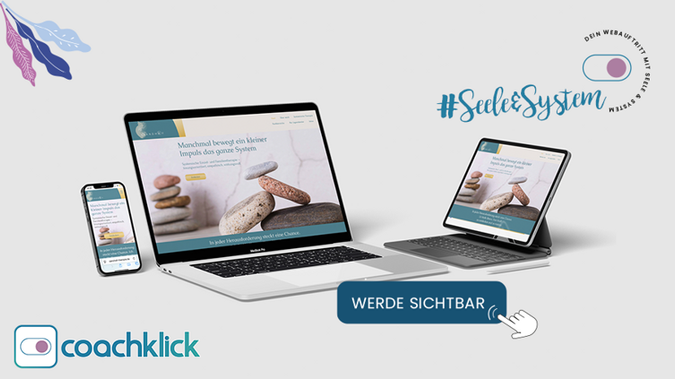 Sandhof: Für Claudia Sandhof habe ich einen vollständigen Website-Relaunch umgesetzt, der ihre fachliche Kompetenz sichtbar macht und gleichzeitig die emotionale Tiefe ihrer Arbeit transportiert.

Claudia kam zu mir, weil ihre alte Website weder professionell wirkte noch neue Klient:innen anzog. Die Struktur war unübersichtlich, die Inhalte nicht klar geführt, und das Design spiegelte weder ihre Persönlichkeit noch ihre Expertise wider. Das war ein wirkliches Herzensprojekt, weil es mein erstes mit Coachklick war. Vorher habe ich 15 Jahre mit Südgraf.de Webseiten für kleine und mittelständige Unternehmen aller Art durchgeführt.

Mein Ansatz
Mit meiner doppelten Expertise als Webdesignerin und Heilpraktikerin für Psychotherapie habe ich die Website so aufgebaut, dass sie Besucher:innen psychologisch abholt, emotional beruhigt und sicher durch Claudias Angebot führt.

Was ich konkret umgesetzt habe:

1. Komplette Neustrukturierung der Website
Eine klare, intuitive Seitenarchitektur, die Orientierung schafft und Besucher:innen zielgerichtet zum Kontakt führt.

2. Neugestaltung des gesamten Designs
Farben, Typografie und Bildsprache wurden so gewählt, dass sie Wärme, Kompetenz und Vertrauen ausstrahlen, passend zu Claudias therapeutischem Ansatz.

3. Professionelle Textoptimierung für eine starke SEO
Ich habe ihre Inhalte überarbeitet und so formuliert, dass potenzielle Klient:innen die Webseite auch finden!

4. UX-Optimierung für mehr Anfragen
Der Seitenaufbau führt Besucher:innen in wenigen Sekunden zu einem klaren „ja“ und erleichtert den Schritt zur Kontaktaufnahme.

5. SEO-Basisoptimierung
Technische und inhaltliche Grundoptimierungen, damit Claudia in ihrer Region besser gefunden wird und langfristig sichtbar bleibt.

🎯 Das Ergebnis

Eine moderne, professionelle Website, die:

• Claudias Persönlichkeit spürbar macht
• Vertrauen auf den ersten Blick erzeugt
• ihre Wunschklient:innen emotional abholt
• Klarheit, Sicherheit und Kompetenz ausstrahlt
• und vor allem: Anfragen auslöst

Claudia hat mit ihrer neuen Seite endlich die Sichtbarkeit, die zu ihrer Qualität passt und eine Website, die ihre Klient:innen dort abholt, wo sie gerade stehen.