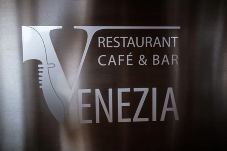 Venezia Exeter: undefined