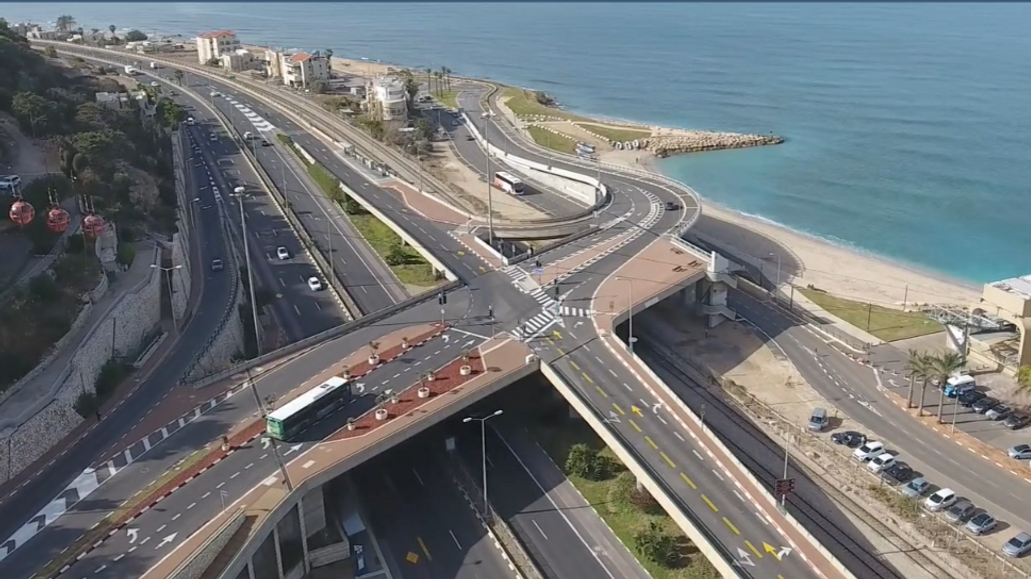 Yenon Engineering: Yinon Engineering is one of the most established companies in Israel, responsible for hundreds of complex projects across various fields — roads, bridges, railways, transportation, architecture and landscape design, light rail systems, hydrology, and more. The website features promotional videos, visualizations, and exclusive photographs from the different projects.