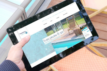 Prestations Piscine: Un (incroyable) site internet pour un piscine situé en Bretagne.