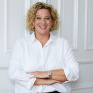 Julia Schuchardt Communications